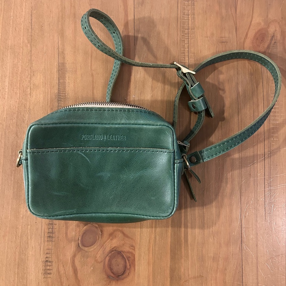 Portland Leather Green Leather Crossbody Shoulder Bag